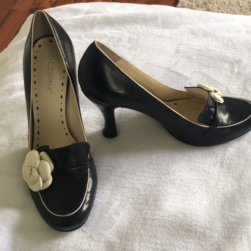 Adorable BCBG Heels
